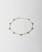 قلادة برادا 1IC081 المعدنية المطلية بالمينا | قلادة برادا (ذهبية)