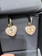 CHANEL Cream and Pink Heart Earrings | Chanel Cream and Pink Heart Earrings (White)