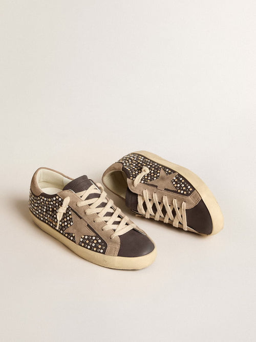GOLDEN GOOSE Super - Star LTD in gray nubuck with Swarovski pearls and suede star | 黃金鵝 Super - Star LTD 灰色磨砂皮款,搭配施華洛世奇珍珠與麂皮星星(鴿灰色) - LondonKelly 英國名牌代購