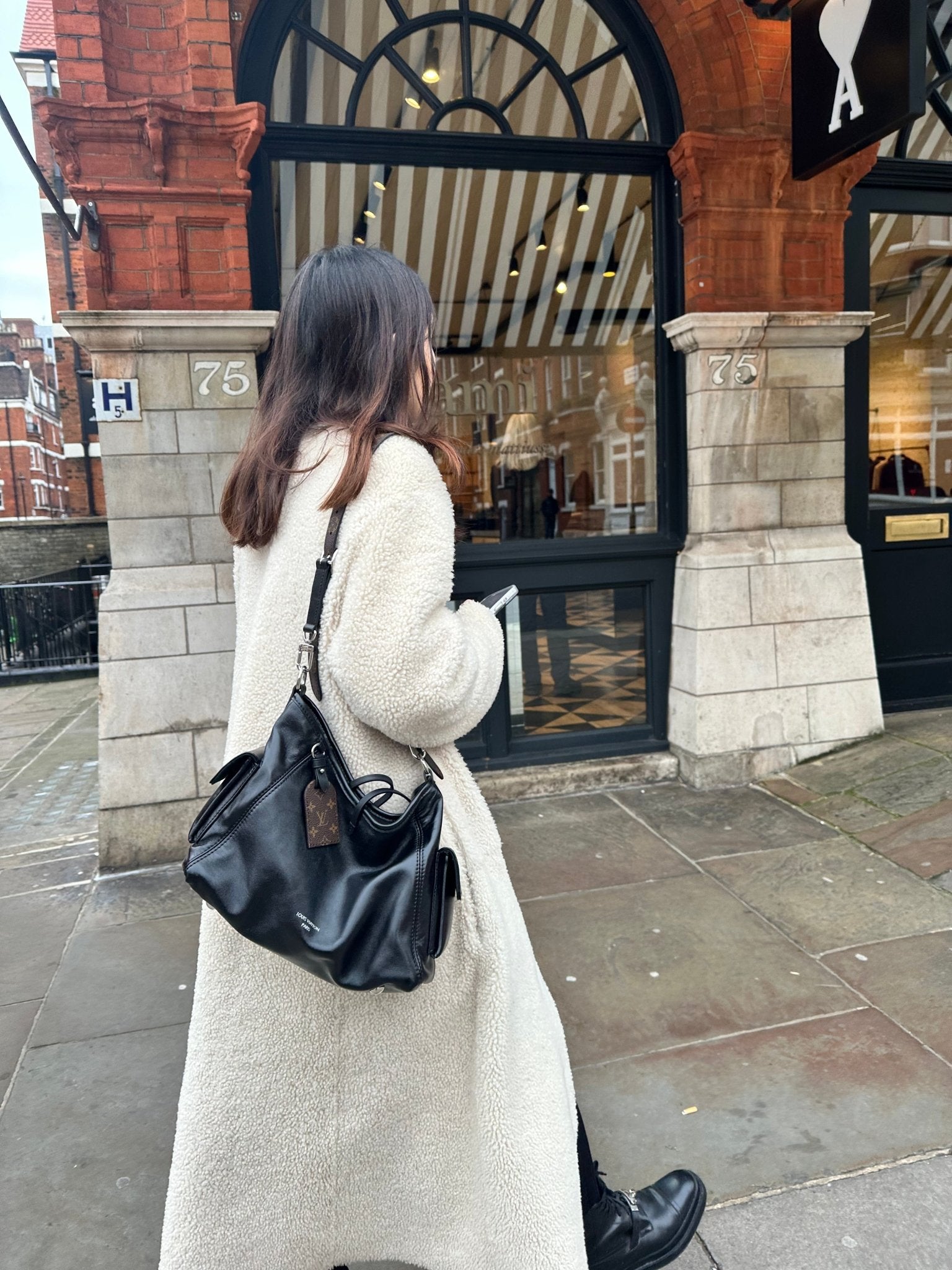 LV CarryAll 手袋英國代購攻略 2026｜Cargo Bag、Monogram、Leather 款式價錢比較 - LONDONKELLY 英國名牌代購