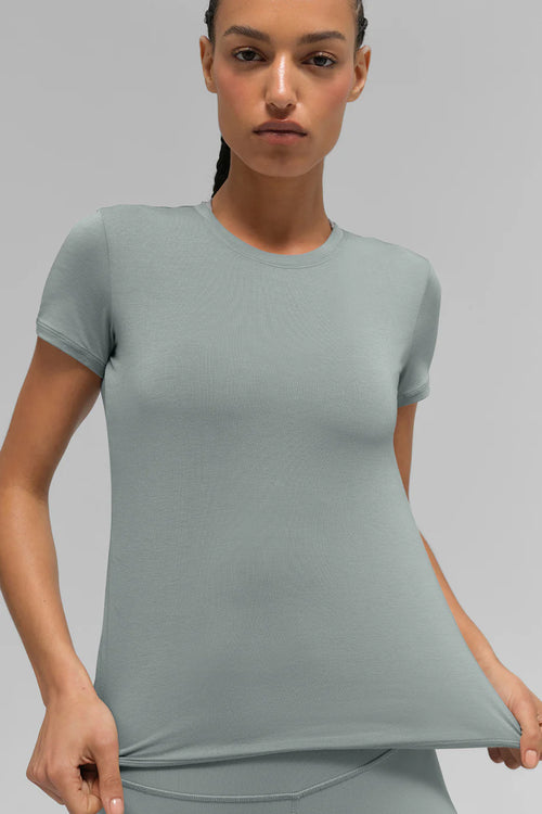 ALO YOGA All Day Short Sleeve | 短袖上衣 (多色)