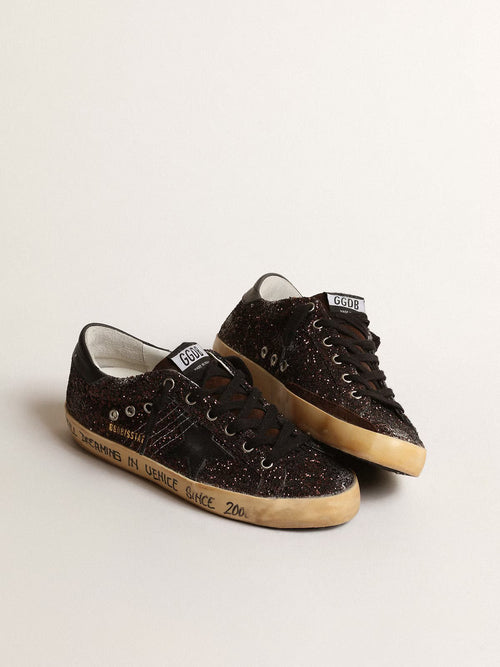 GOLDEN GOOSE Super - Star in brown glitter with black leather star and heel tab | 黃金鵝 Super - Star 棕色亮片款，搭配黑色皮革星星與後跟標籤（棕色） - LondonKelly 英國名牌代購