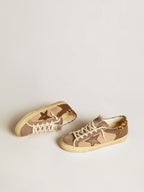 GOLDEN GOOSE Women’s Super - Star in suede with leather star and pony skin heel tab | 黃金鵝 黃金鵝 女款 Super - Star 採用麂皮材質，搭配皮革星星與小馬皮後跟標籤（淺粉色與棕色） - LondonKelly 英國名牌代購