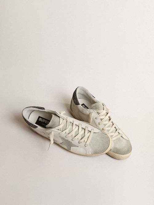 GOLDEN GOOSE Women’s Super - Star with gray star and dark gray glitter heel tab | 黃金鵝 女款 Super - Star 搭配灰色星星與深灰色亮片後跟標籤（白色） - LondonKelly 英國名牌代購